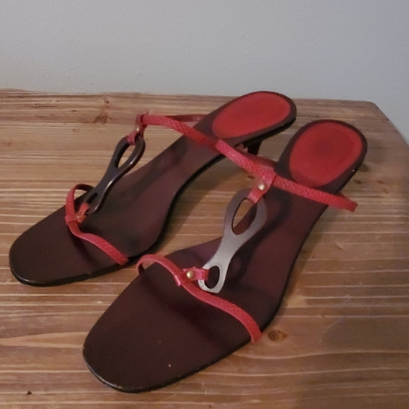 Vintage Gucci Heels  in Red with Wood Design - Picture 1 of 5